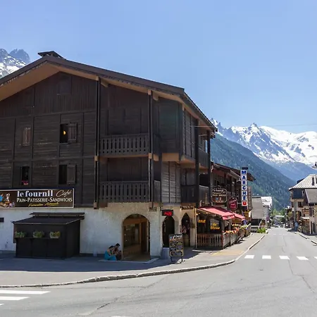Grand Roc - Campanules 213 - Happy * Chamonix